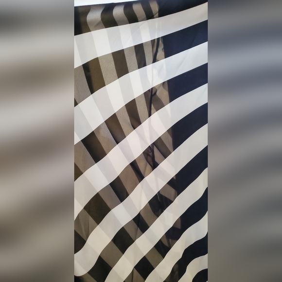 Navy and white gown - Picture 7 of 13